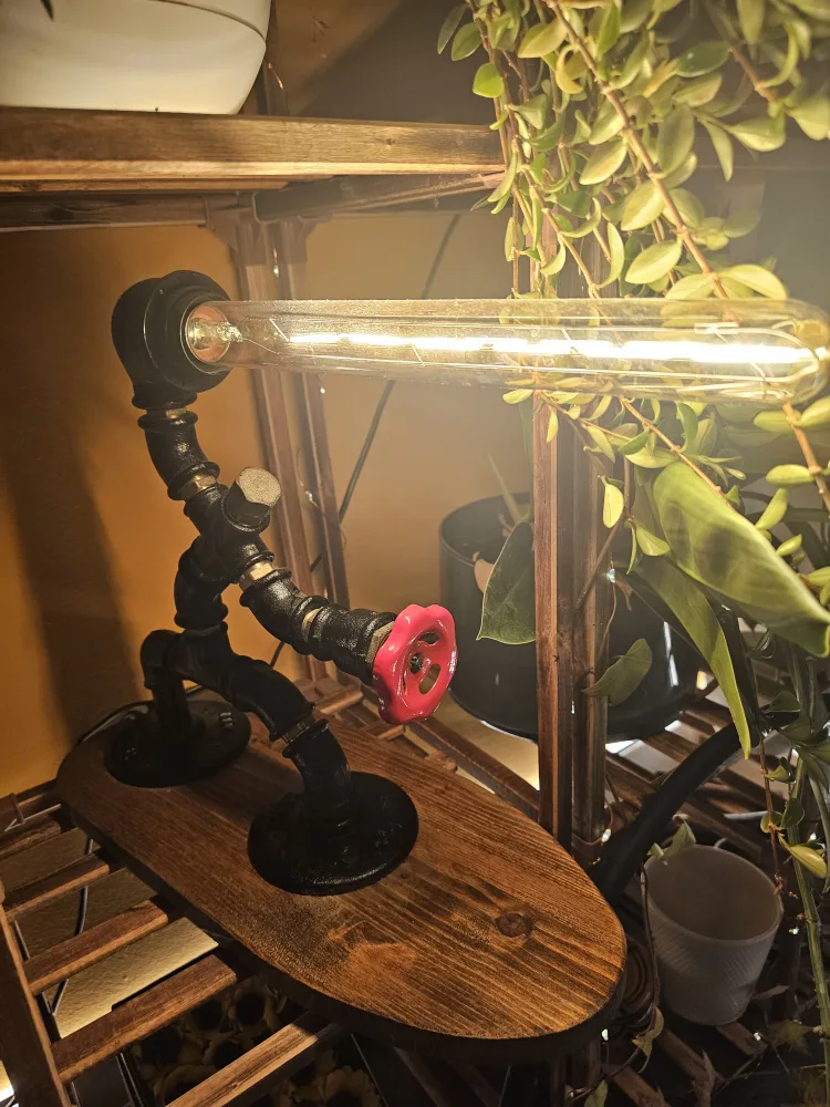 Steampunk Pipe Man Table Lamp image indicator(4)