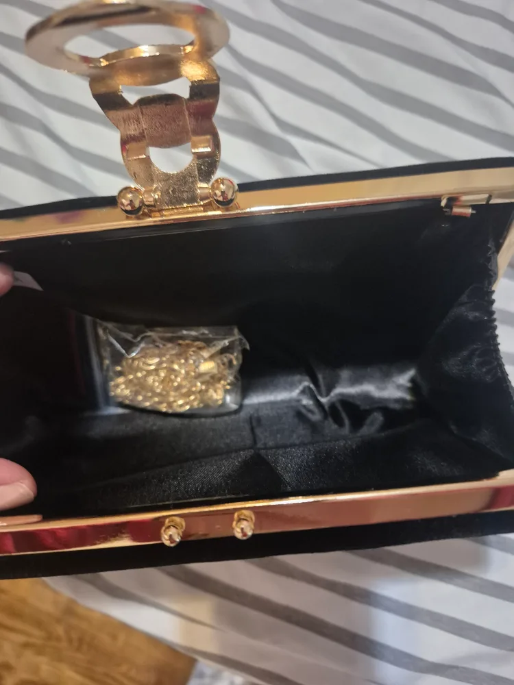 Black Velvet Clutch with Rhinestone Clasp image indicator(3)