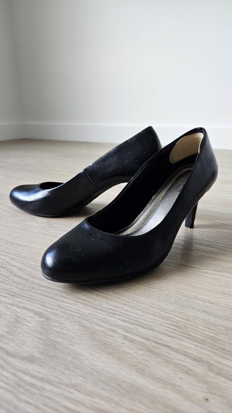 Naturalizer Black Leather Heels - Size 9.5w - photo 2