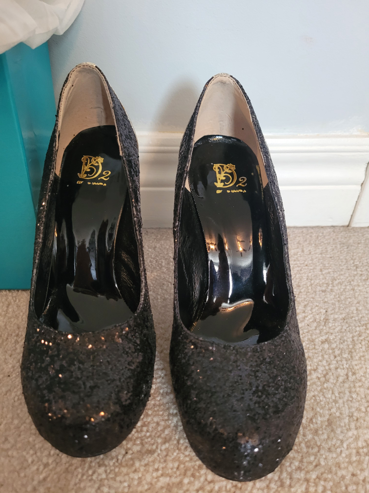 D2 By Dikuza Miley Black and Silver Heels - Size 7 - photo 2