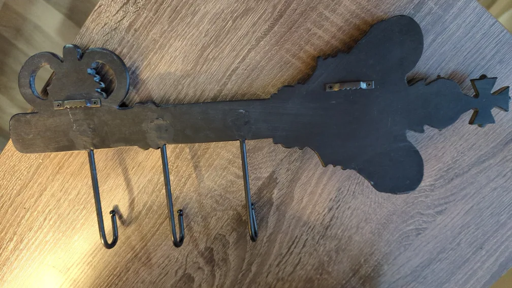 Decorative Key Shaped Wall Hook Rack image indicator(2)