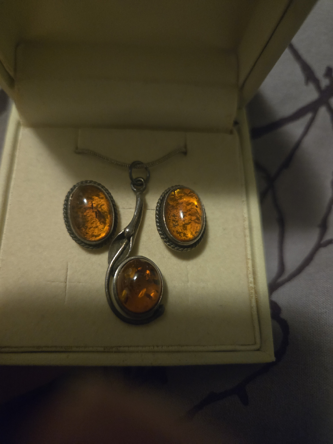 Amber Pendant Necklace & Earrings Set