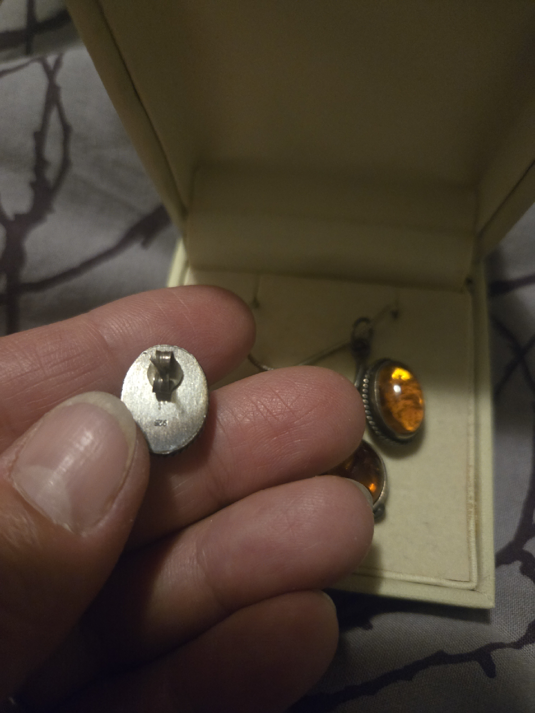 Amber Pendant Necklace & Earrings Set - photo 3