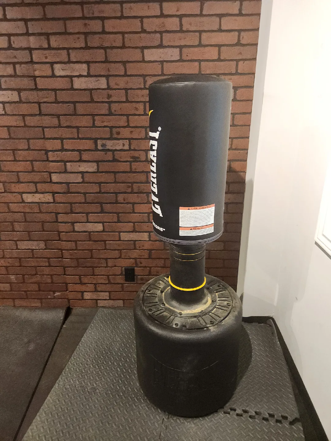 Everlast Powercore Free Standing Punching Bag image indicator(2)