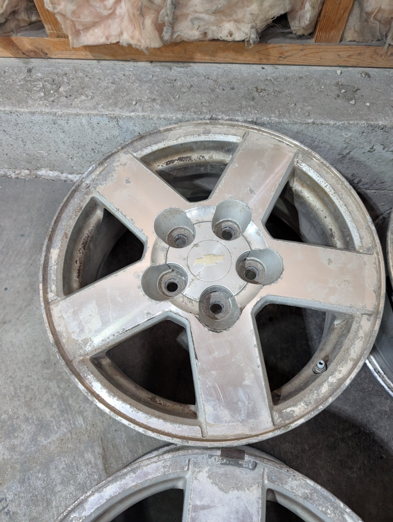 (4)-16 Inch Chevrolet Equinox Alloy Rims/TPMS Off 2007 Equinox - photo 4