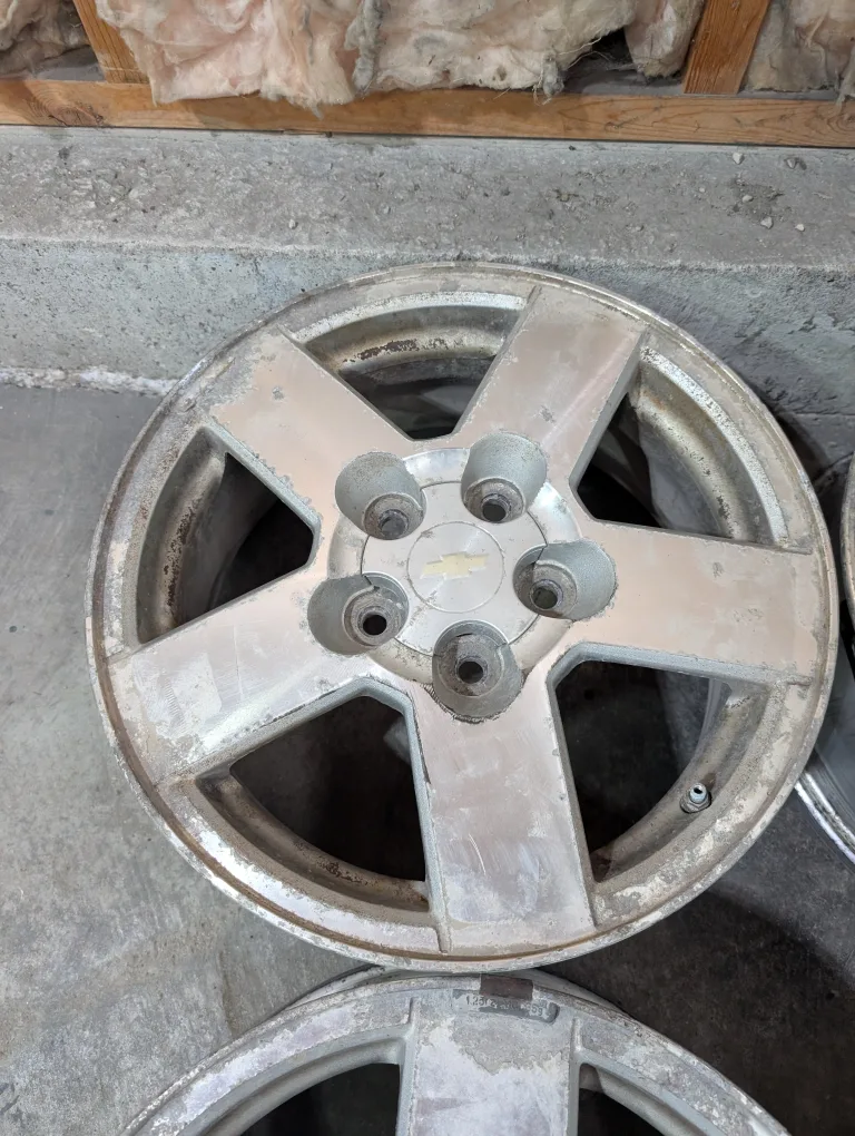 (4)-16 Inch Chevrolet Equinox Alloy Rims/TPMS Off 2007 Equinox image indicator(4)