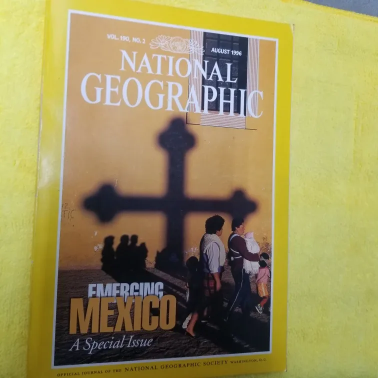 National Geographic Magazine August 1996 thumbnail
