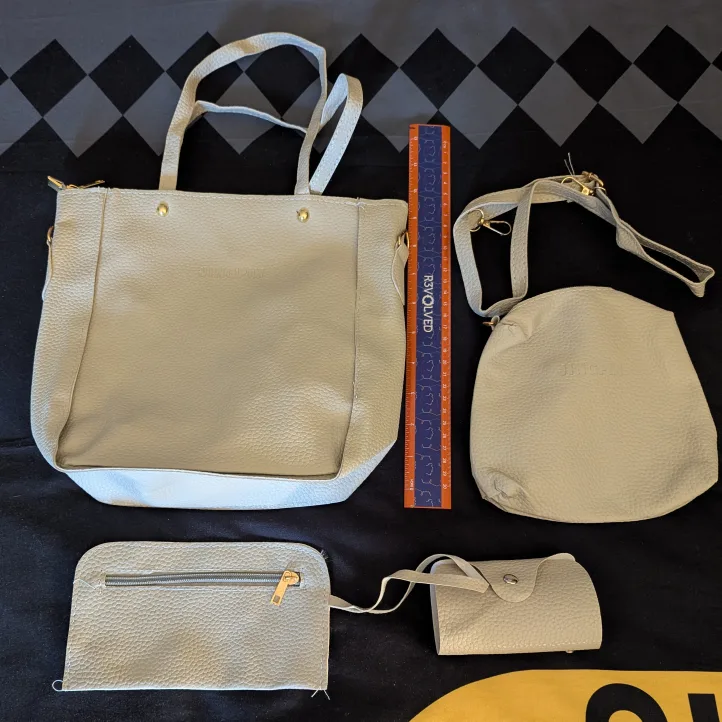 JINGPIN Beige Tote Bag with Accessories thumbnail