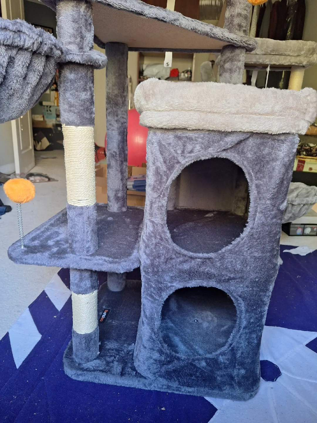 NEW Beautiful Large Cat Tree Condo 😻 image indicator(4)