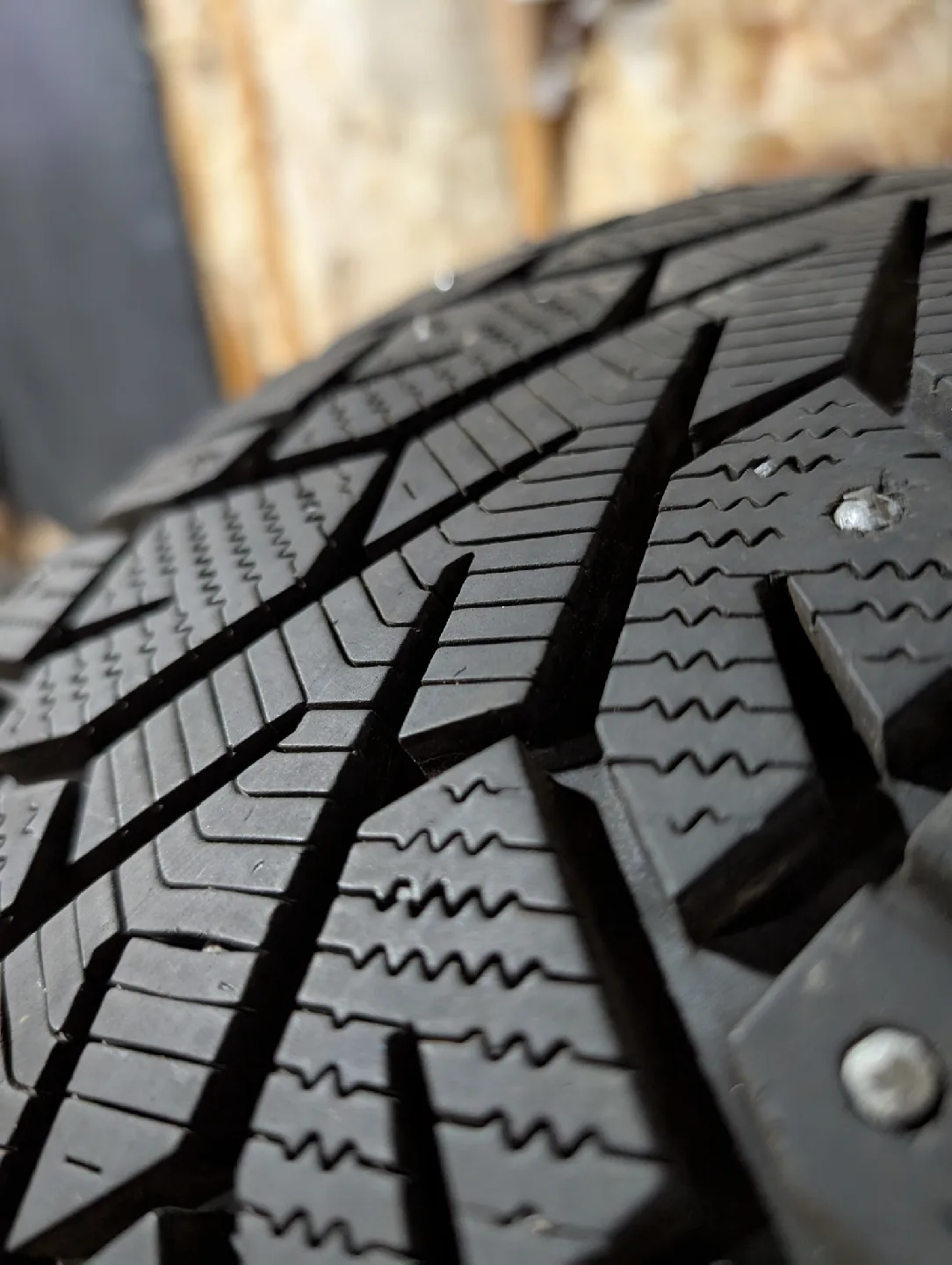 (4)-225/60R17 General Altimax Arctic12 Studded Winter Tires thumbnail