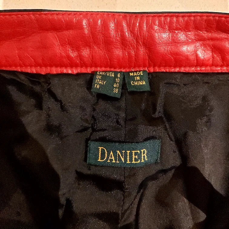 Danier Leather Pants:brand-new (Size 6) image indicator(4)
