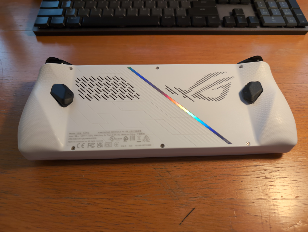 Asus Rog Ally Z1 Extreme in good condition - photo 3