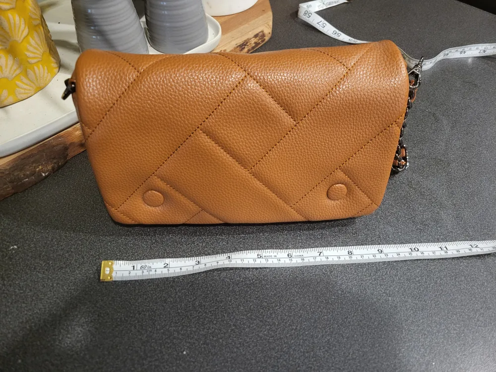 Lug Crossbody Bag with Extra Strap image indicator(3)