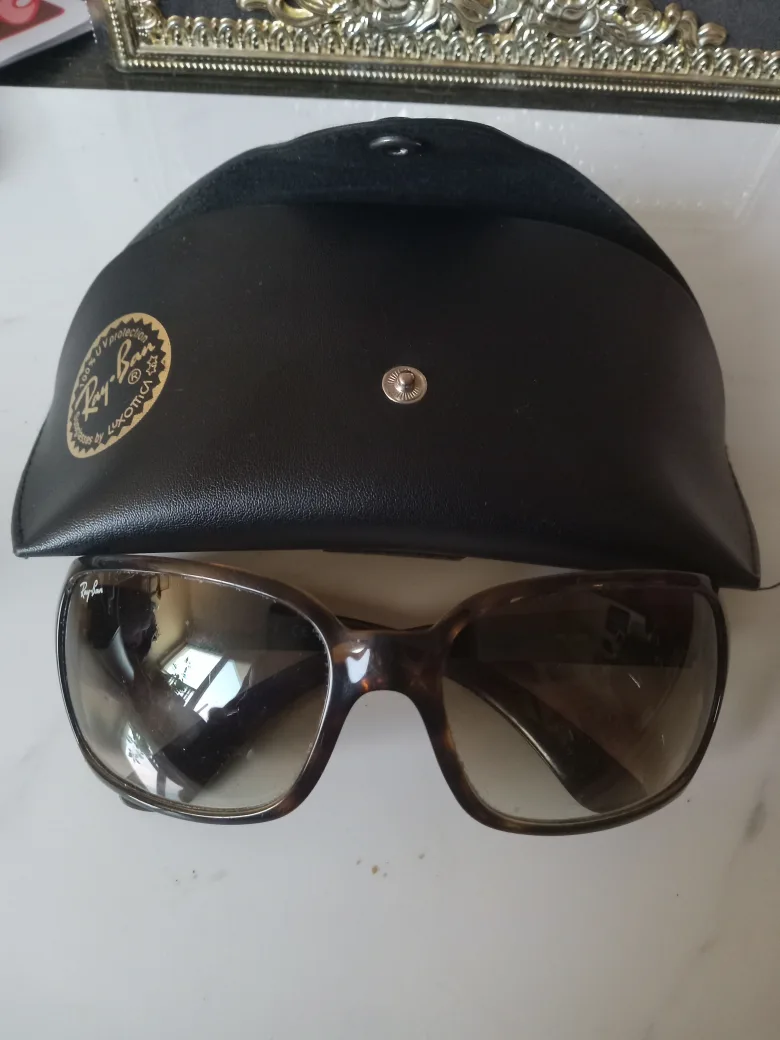 Ray-Ban Sunglasses with Case thumbnail
