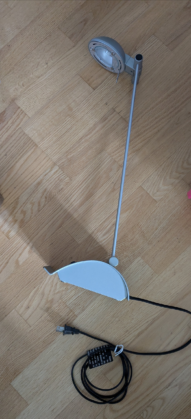 🥕  Adjustable Desk Lamp - Grey