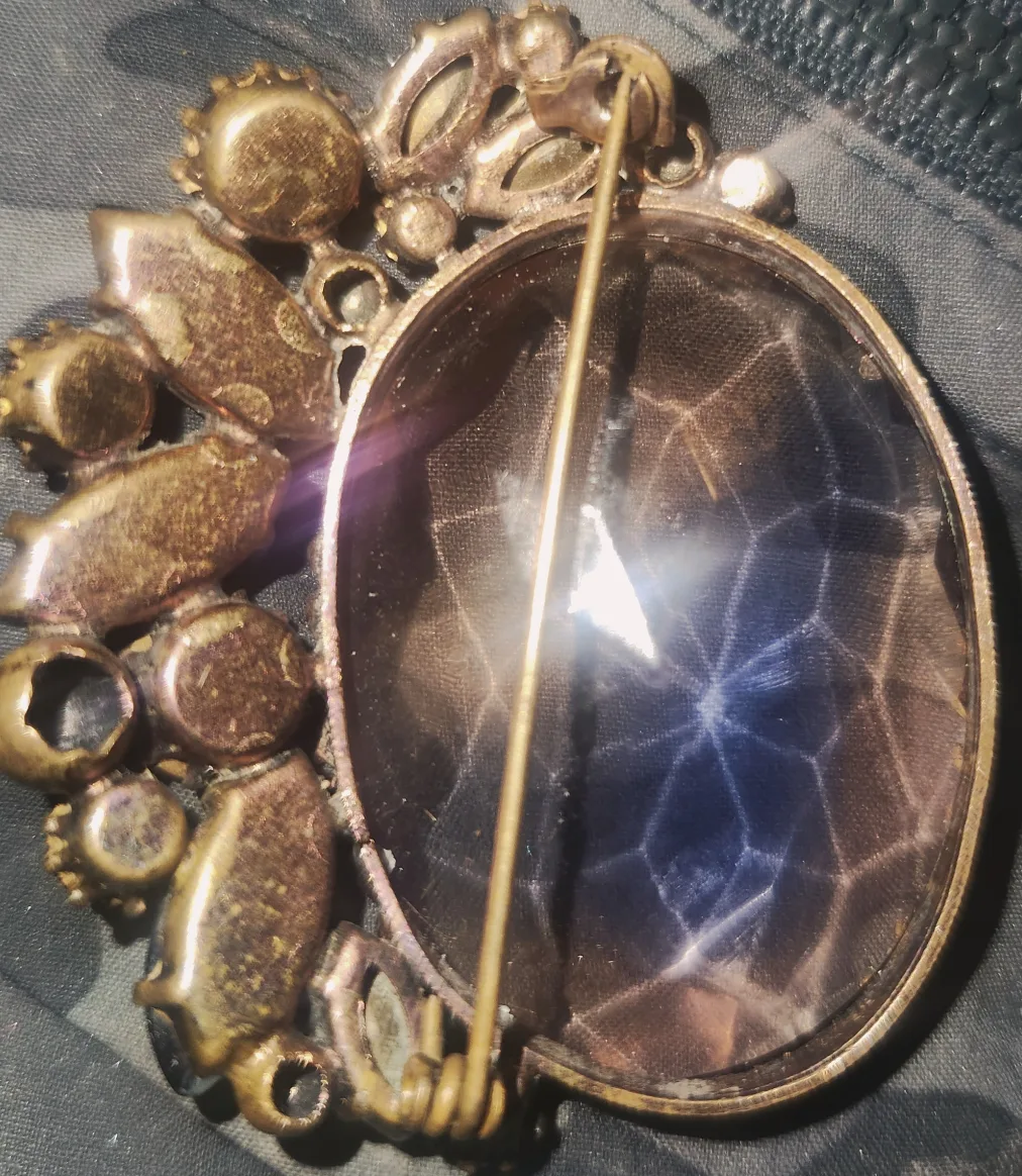 Vintage Rhinestone Brooch image indicator(3)