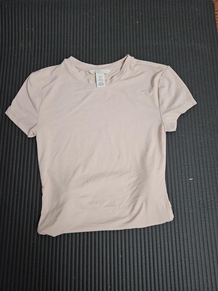 H&M Beige Crop Top - Size M thumbnail