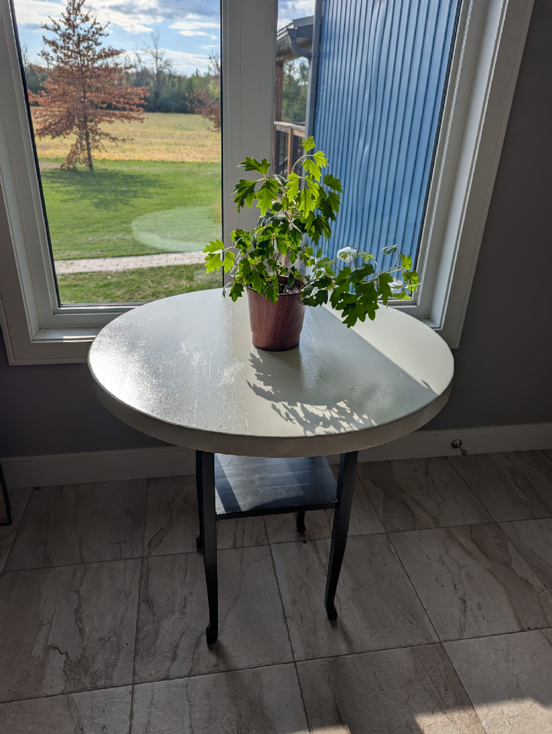 Round Accent Table - White Top, Black Legs - photo 2