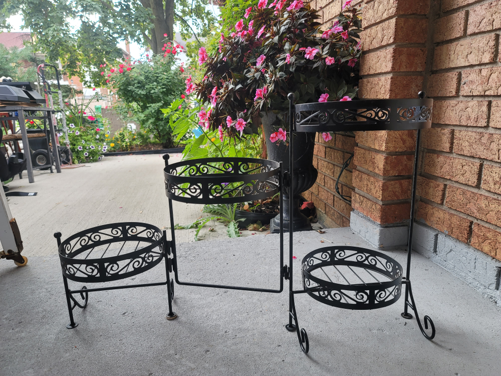 plant stand - photo 2