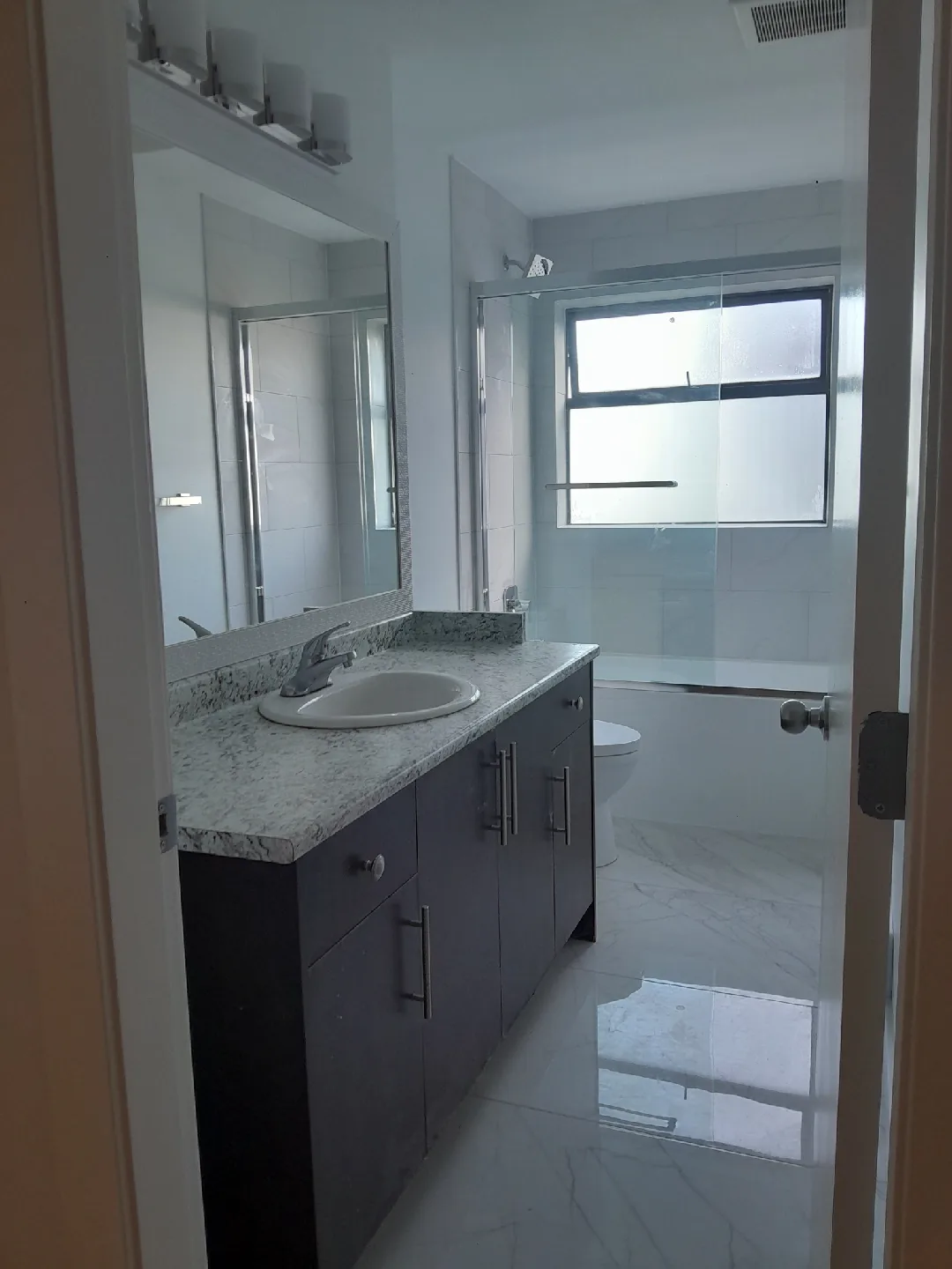 Rent private rooms, girls only image indicator(10)