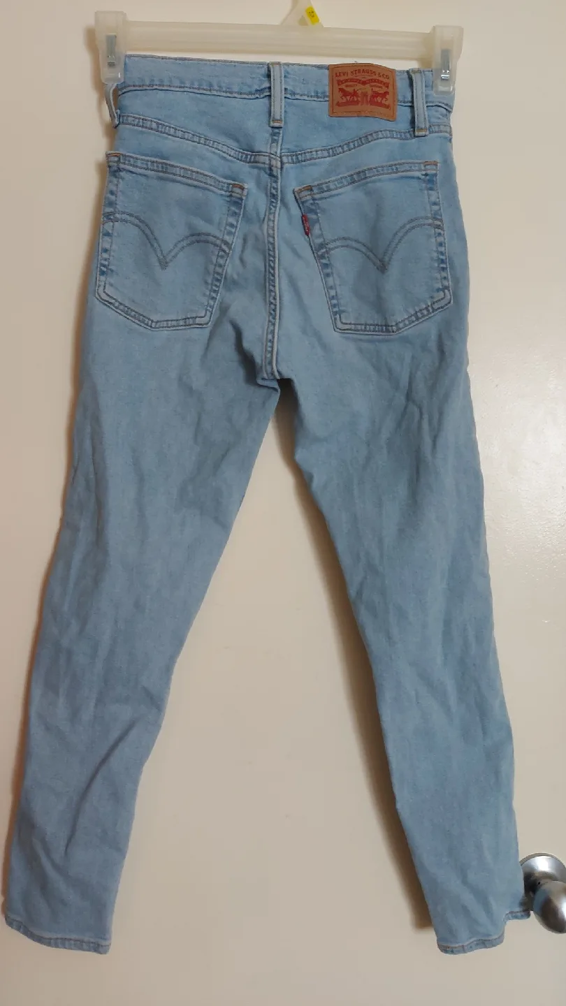 Levi's Wedgie Skinny Jeans - Size 26 image indicator(6)