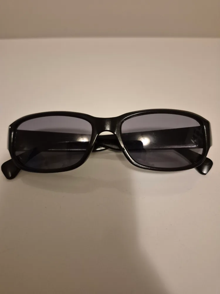 Sunglasses - Black and Silver Frames image indicator(6)