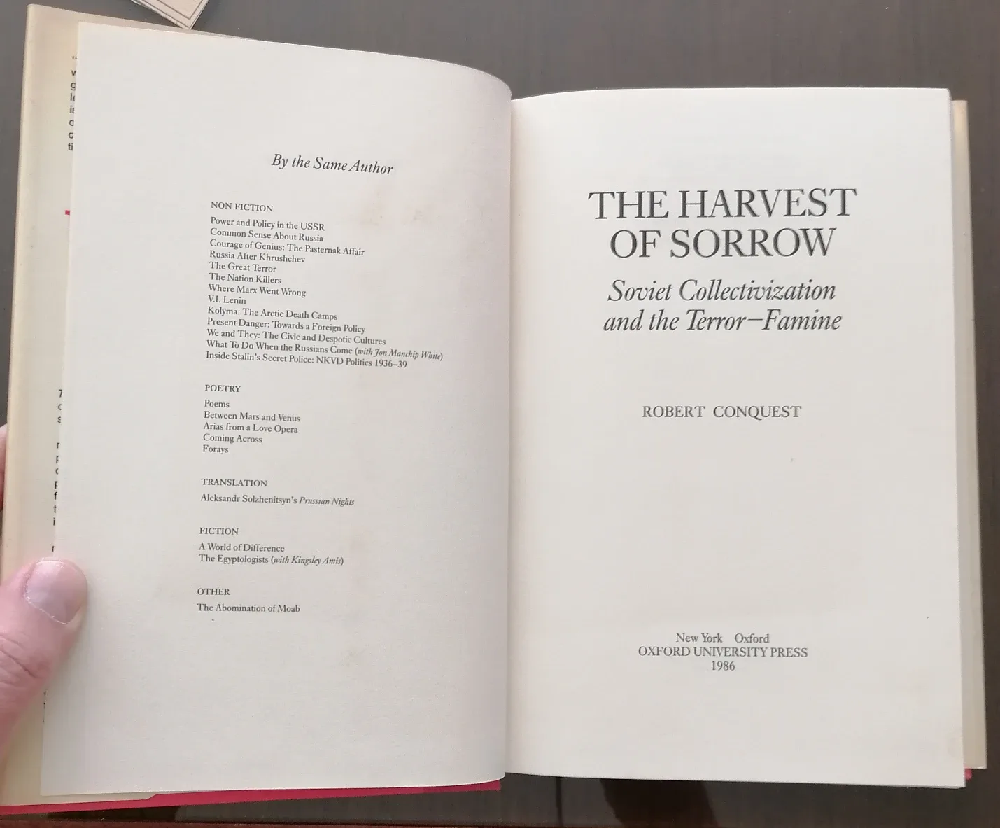 The Harvest of Sorrow by Robert Conquest image indicator(2)