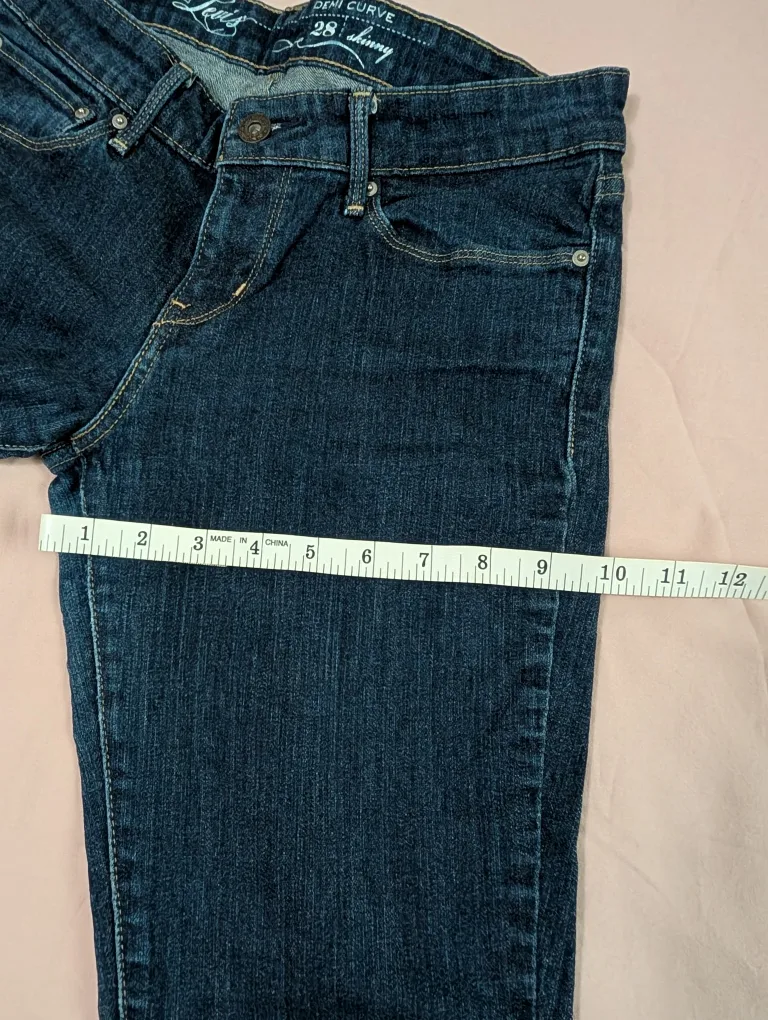 Levi's Demi Curve Skinny Jeans - Size 28 image indicator(6)