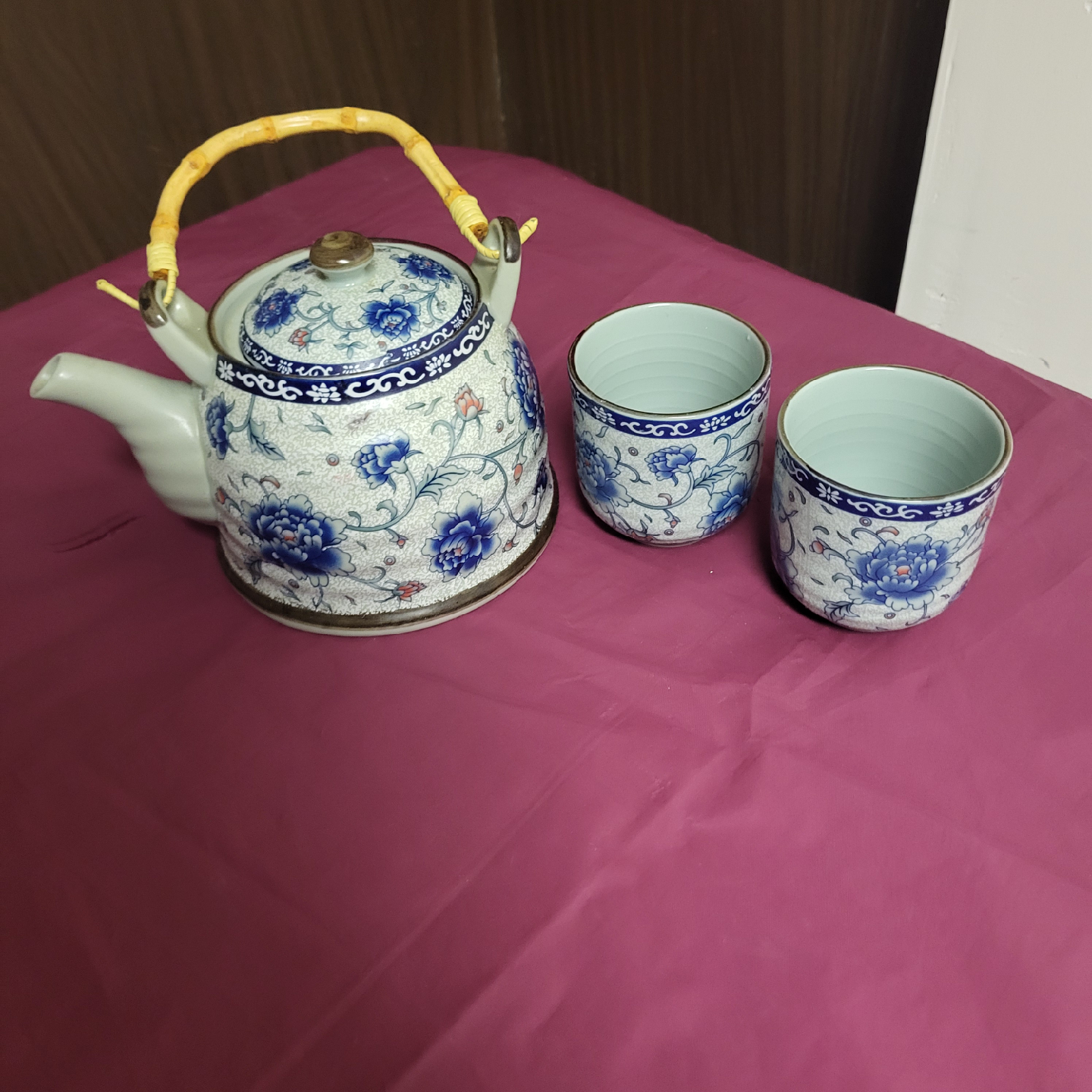Adeline Tea Set with Teapot and Cups