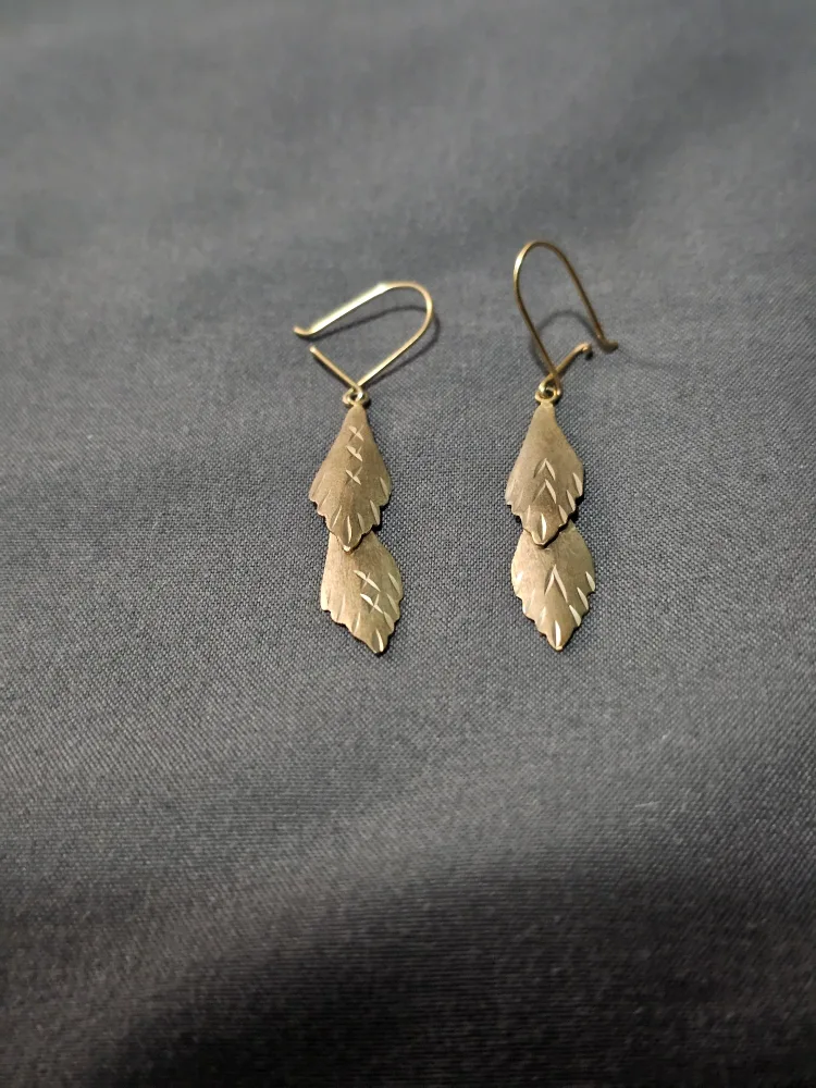 10K Gold Leaf Drop Earrings thumbnail