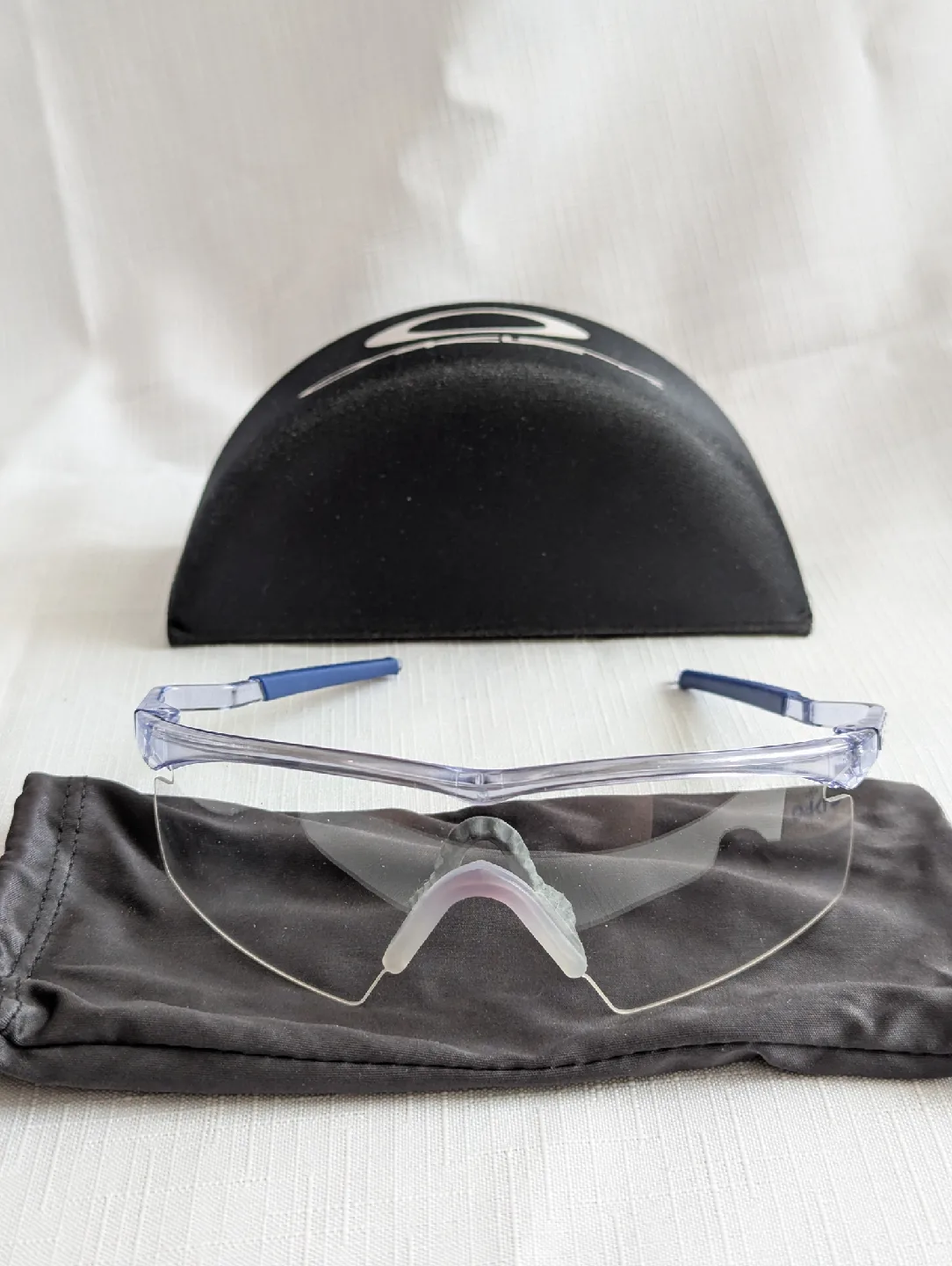 Oakley clear Software glasses with blue arms & Case image indicator(4)