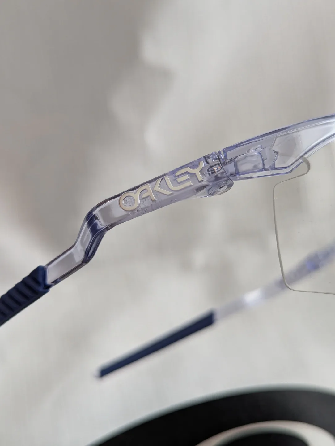 Oakley clear Software glasses with blue arms & Case image indicator(6)