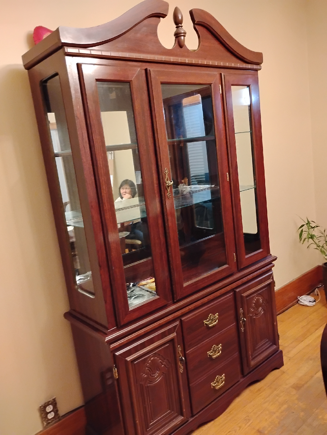 Wooden China Cabinet - photo 3