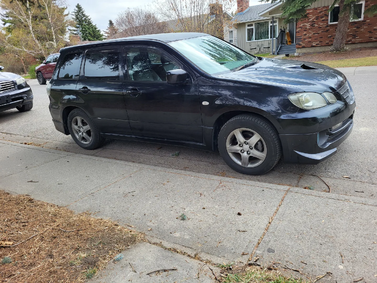 Mitsubishi Outlander Turbo SUV image indicator(10)