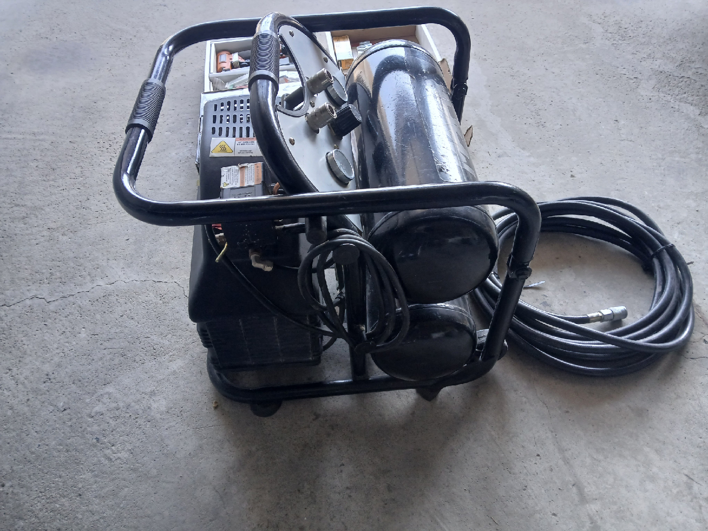 MAXAIR Air Compressor & Ridgid Nailers8 - photo 4