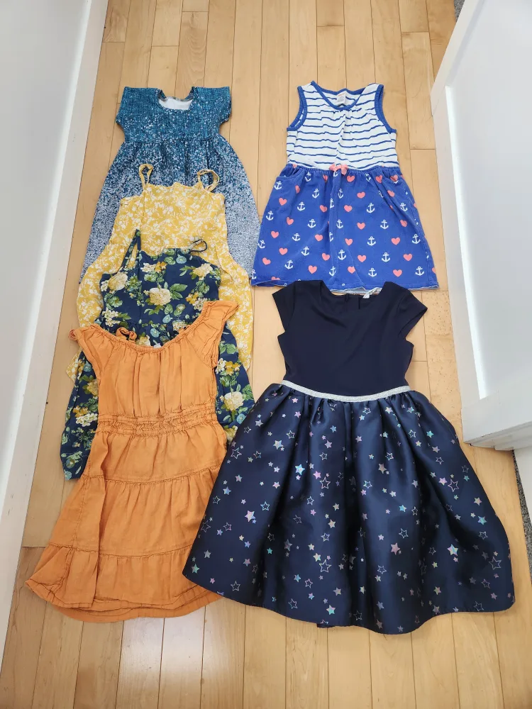Lot Of Girls Dresses, Cape & Jacket - Size 8/10 (Kids) thumbnail