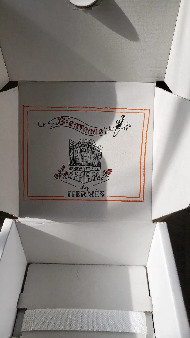 Hermès Empty Paper Box image indicator(2)
