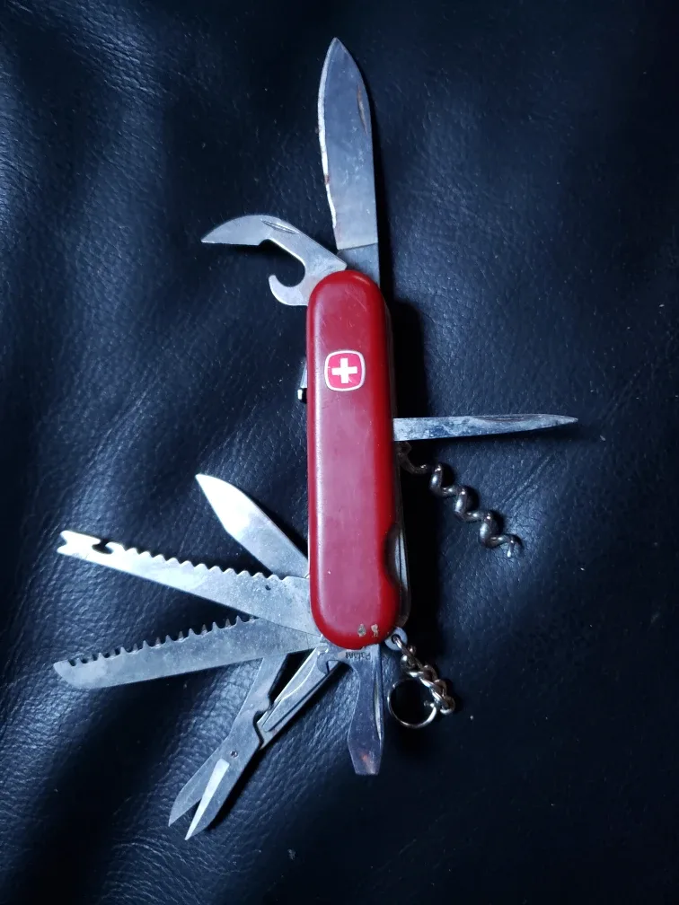 Vintage Wenger Delmont Swiss Army Knife multi-tool image indicator(2)