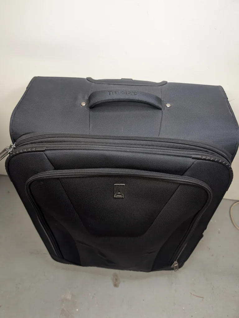 Travelpro Rolling Checked Suitcase image indicator(5)