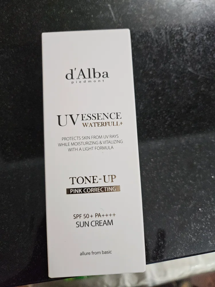 d'Alba UV Essence Waterfull+ Tone-Up Sun Cream thumbnail