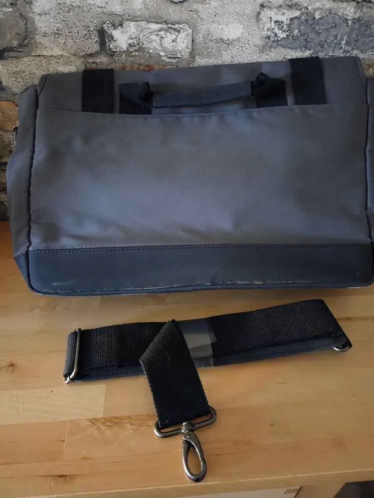 Dell Grey Laptop Bag image indicator(2)