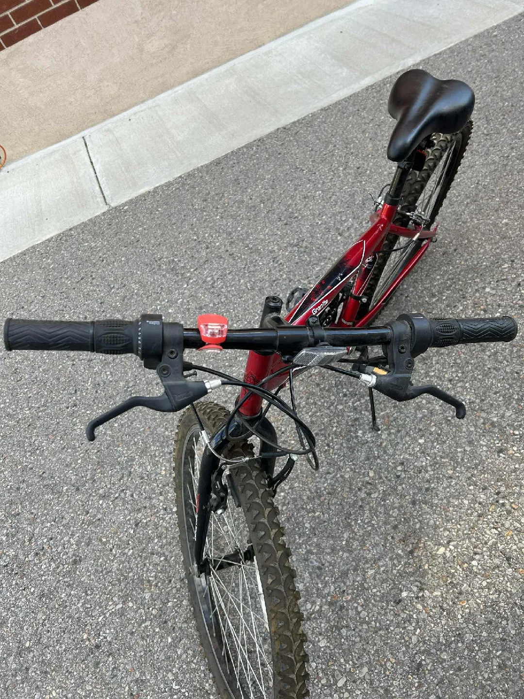 Granite Mountain Bike - Red & Black image indicator(3)