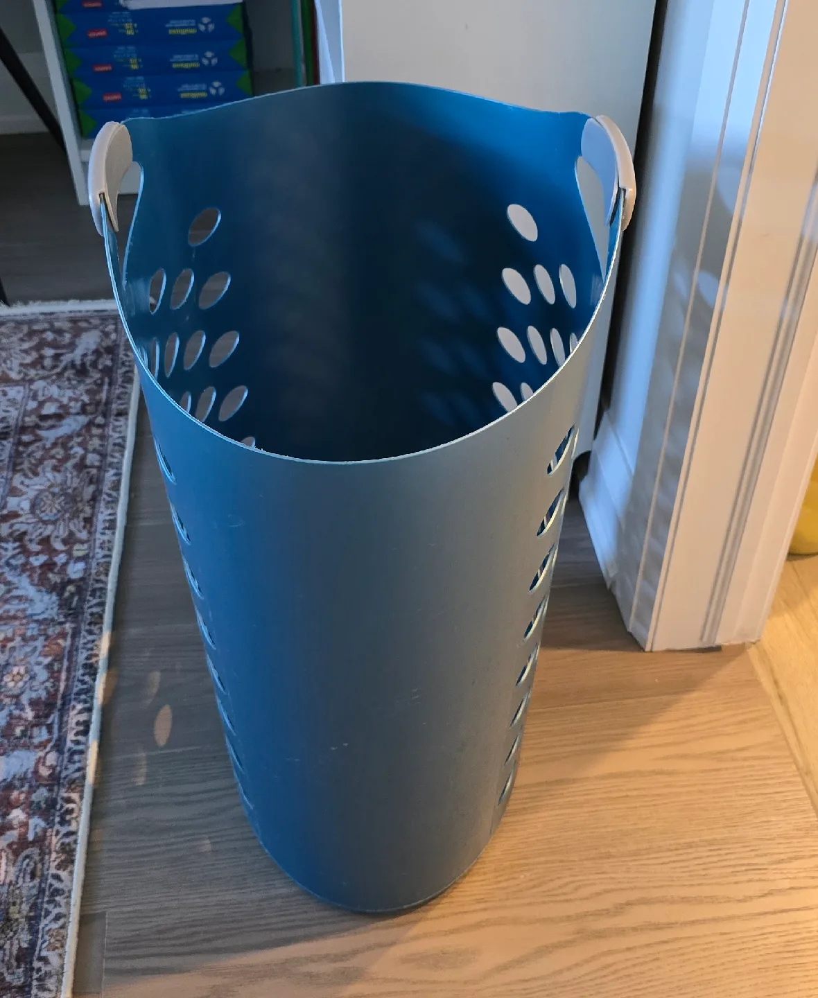 Rubbermaid Blue Laundry Basket thumbnail