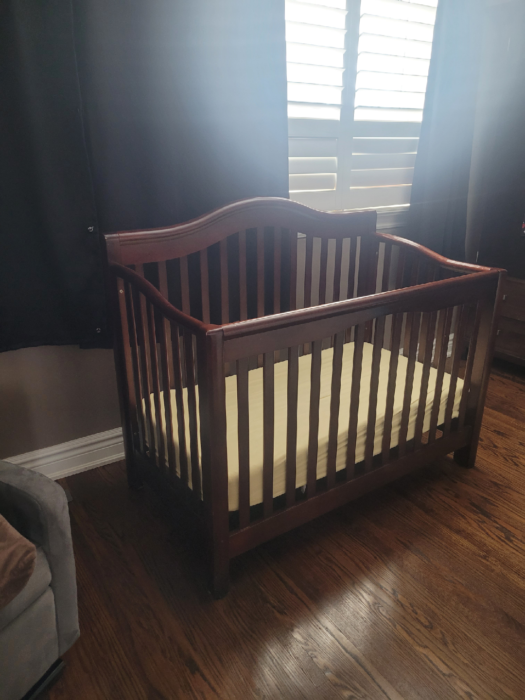 Dark Wood Baby Crib - photo 2