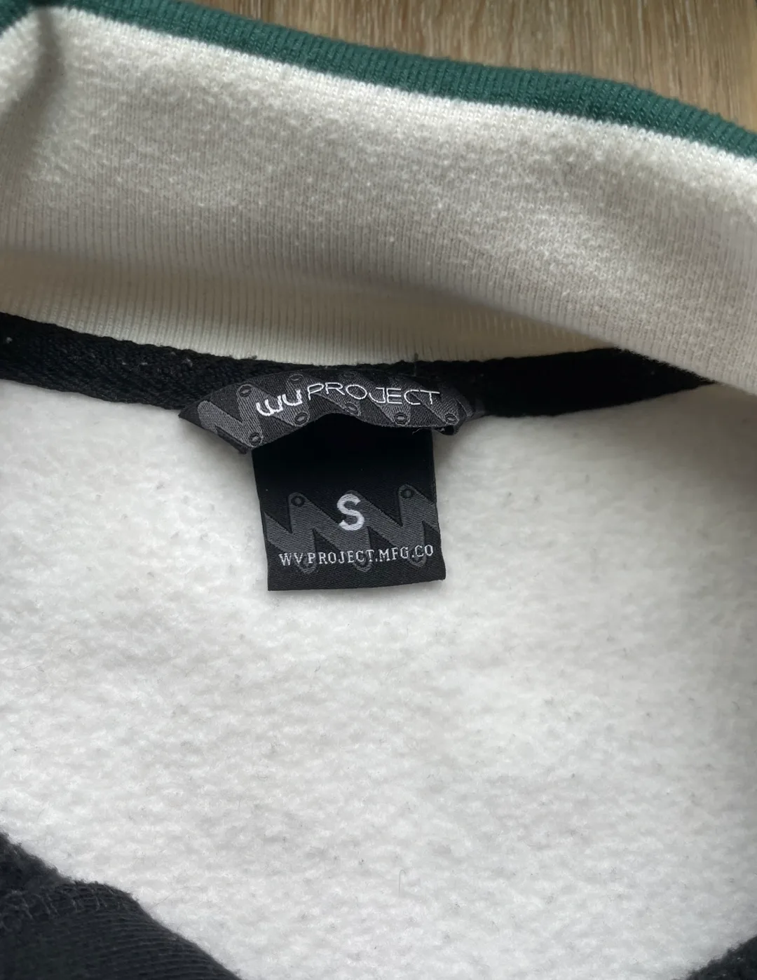 White Pullover - S Size image indicator(3)