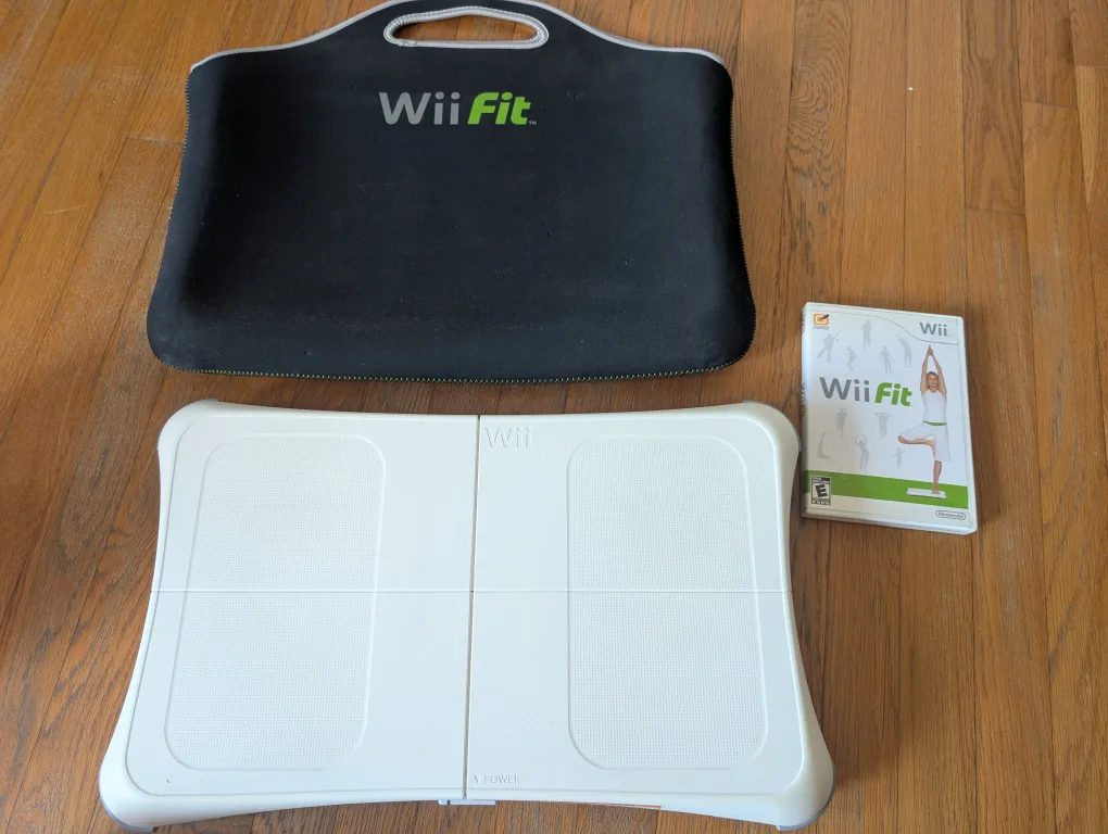 bundles (Wii Fit Balance with Carrying Case and Wii Fit game thumbnail