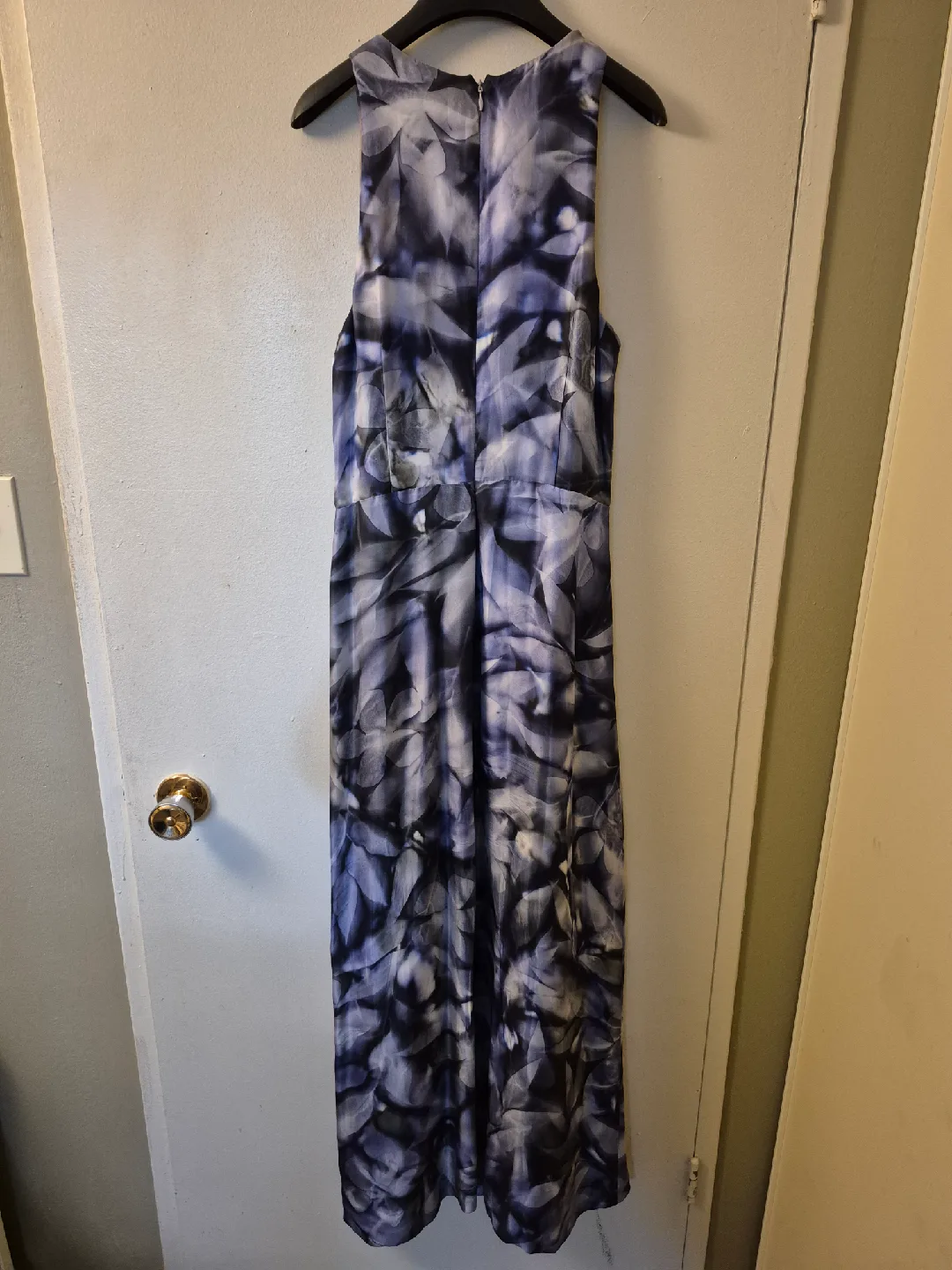 Banana Republic Sleeveless Maxi Dress - Size 8 image indicator(2)