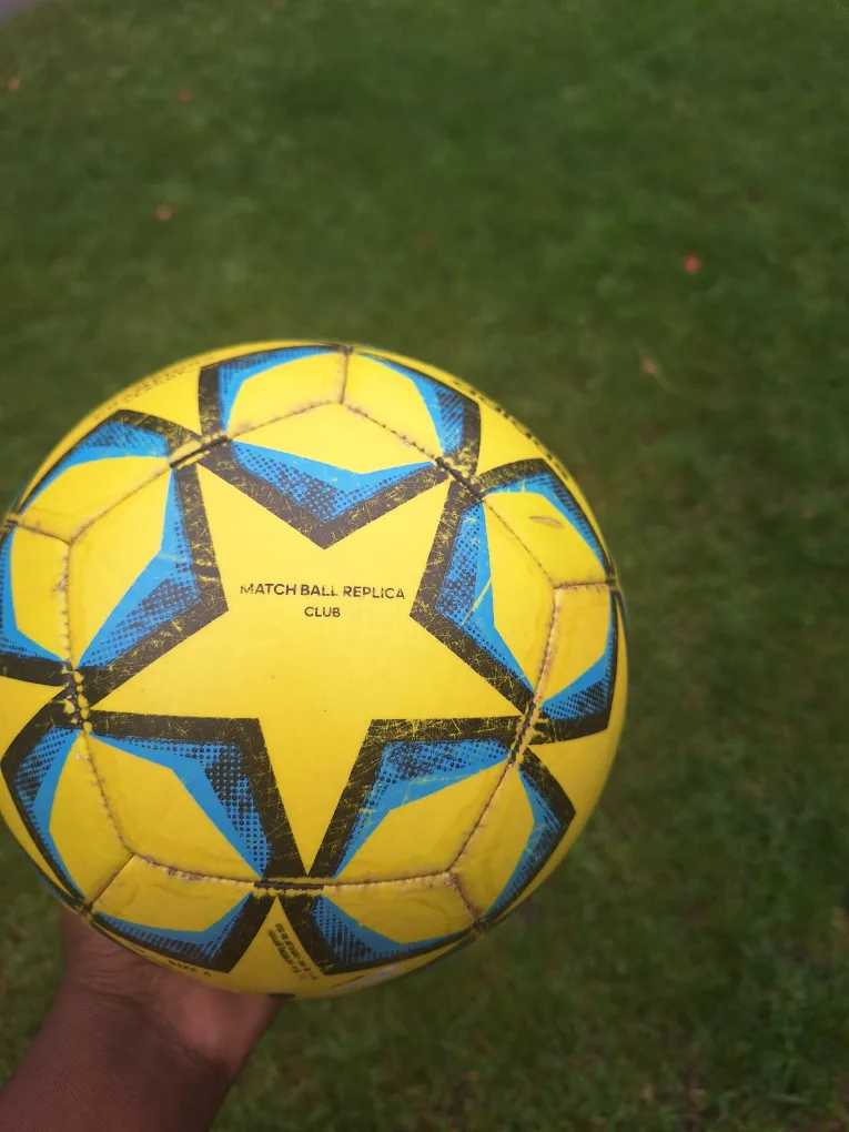 Adidas Champions League Club Soccer Ball replica image indicator(4)