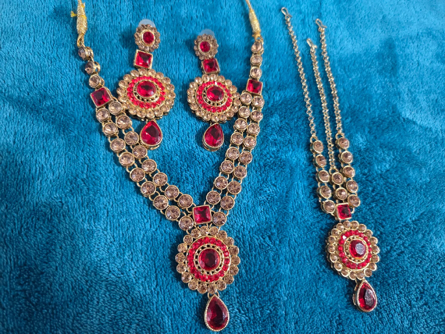 Red & Gold Indian Jewelry Set image indicator(2)