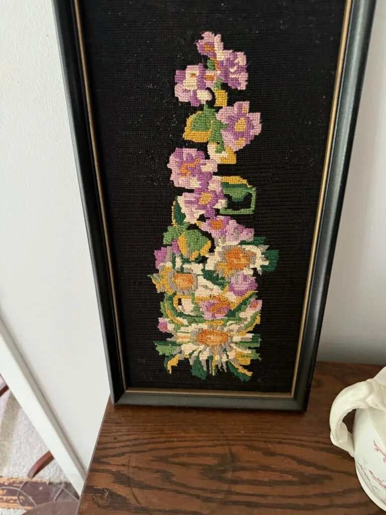 antique paintings ,furniture and pottery image indicator(2)